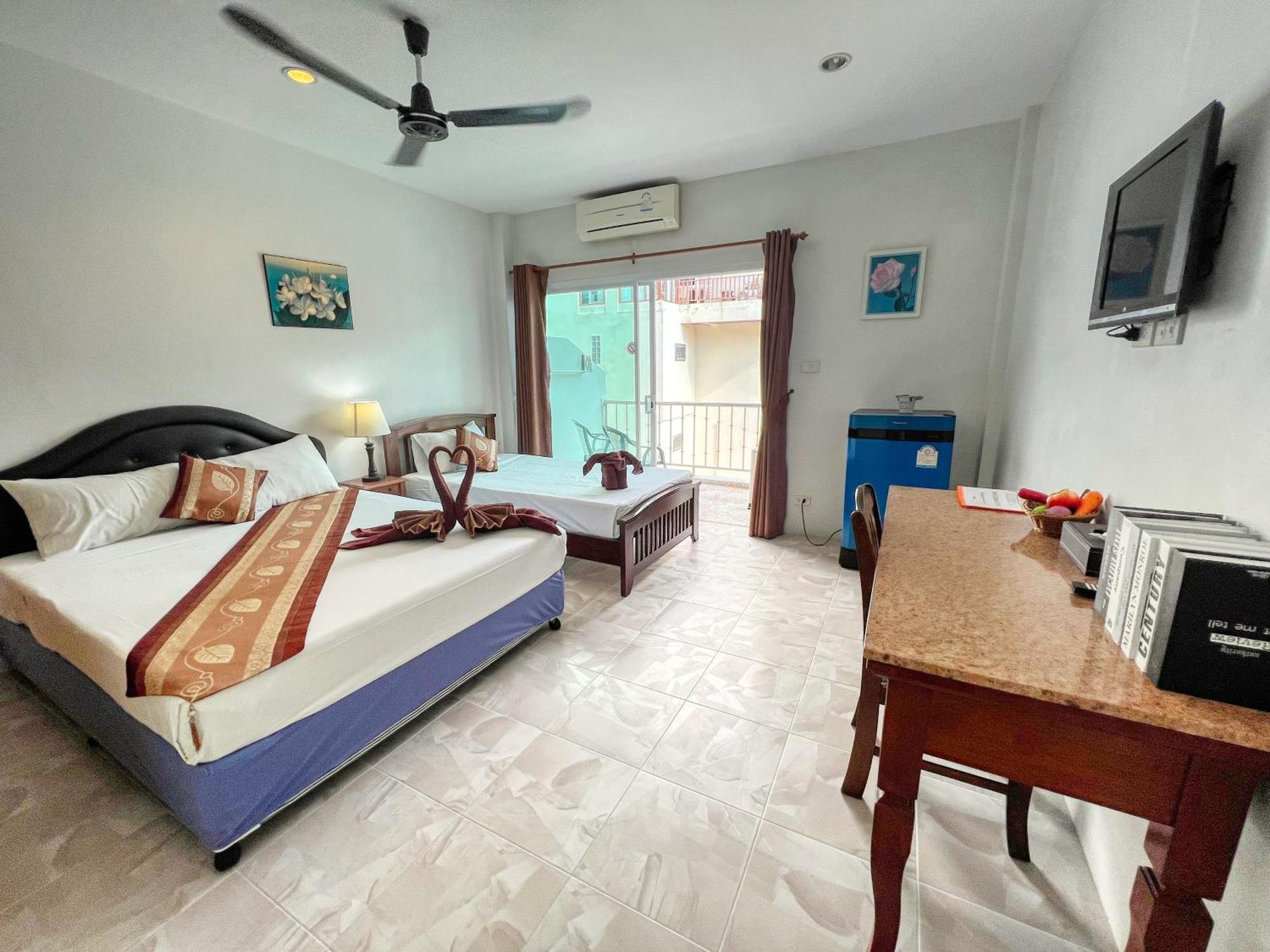 Sr Sea View Apartments Patong Room photo
