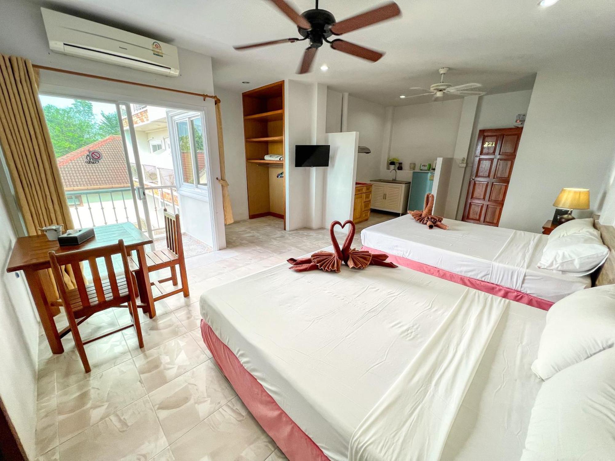 Sr Sea View Apartments Patong Room photo