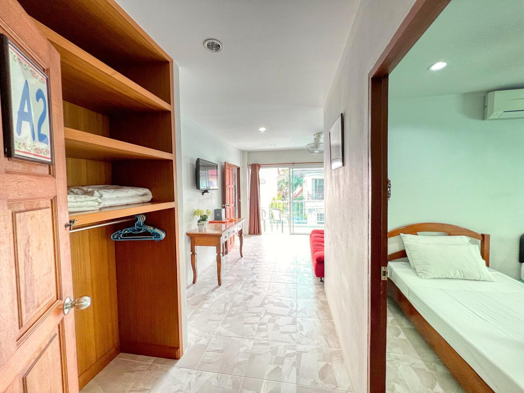 Sr Sea View Apartments Patong Room photo