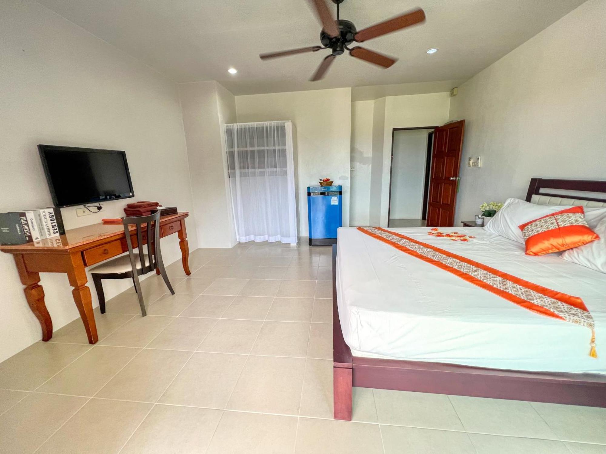 Sr Sea View Apartments Patong Room photo